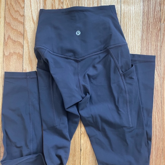 Lululemon Align Pant 28” with pockets - Picture 4 of 5
